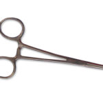 Pinza hemostática recta 140mm